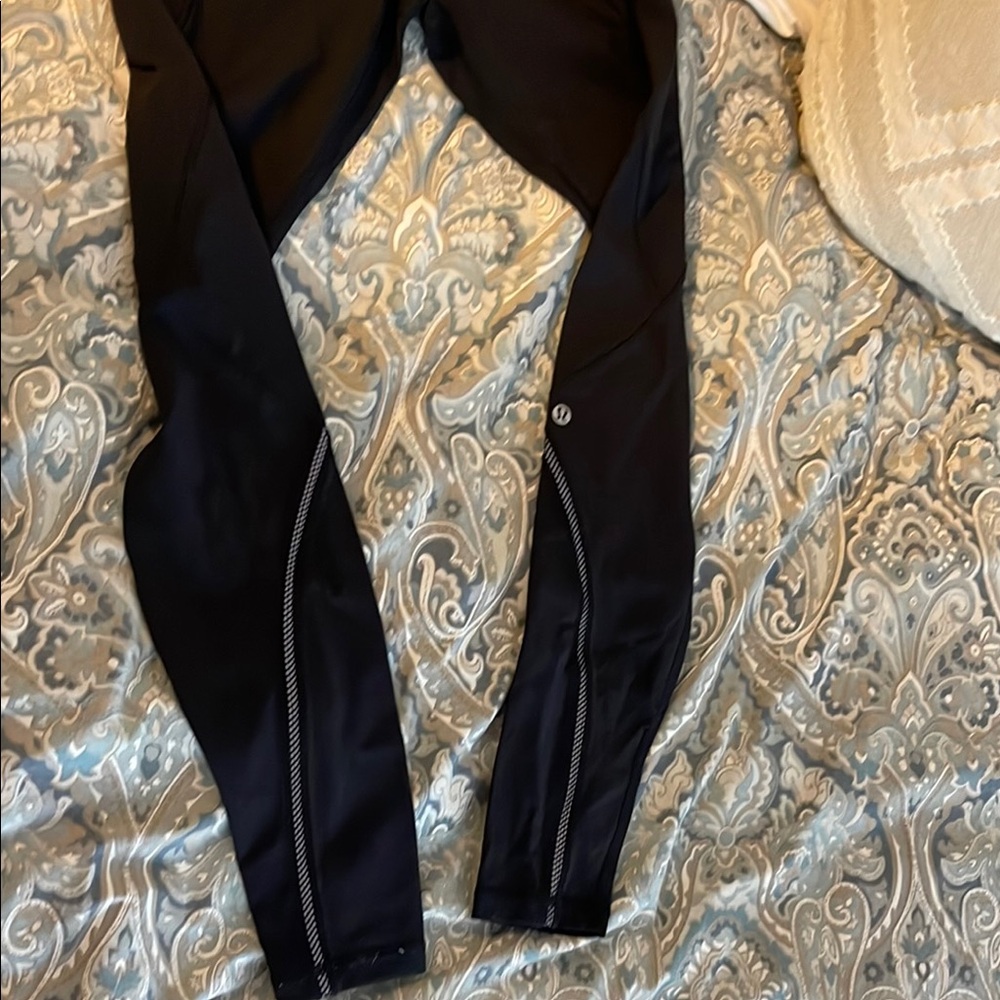 Black  Lulu lemon Leggings with Reflective Detail
